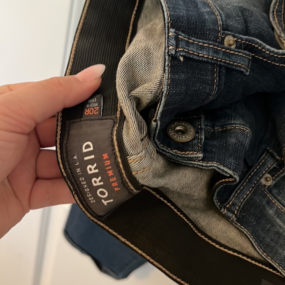 NEVER WORN Torrid Sky High skinny Jeggings 20R